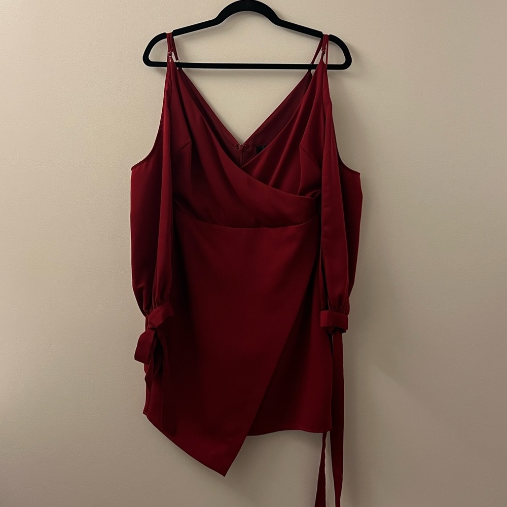 Adelyn Rae Tie Cuff Sheath Dress Red S
